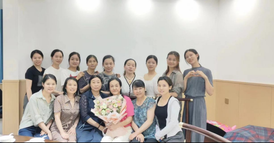 “护理芳华三十七载，岁月如歌相伴情深 ” 手术室高燕老师光荣退休