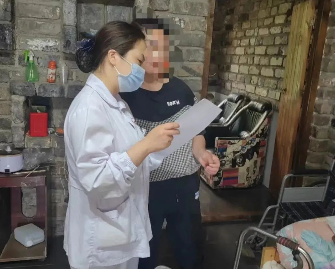 【改善护理服务计划】我院骨科医护为行动不便的患者提供上门随访及康复指导服务