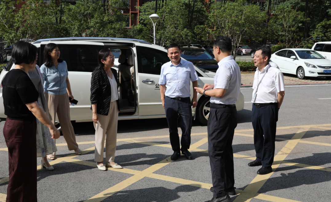 走进病房看医养结合实效丨省调研组在我院开展沉浸式调研