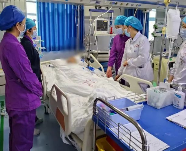 【医心“卫”您】急诊科与重症医学科：护理携手联动，全力护航生命之路