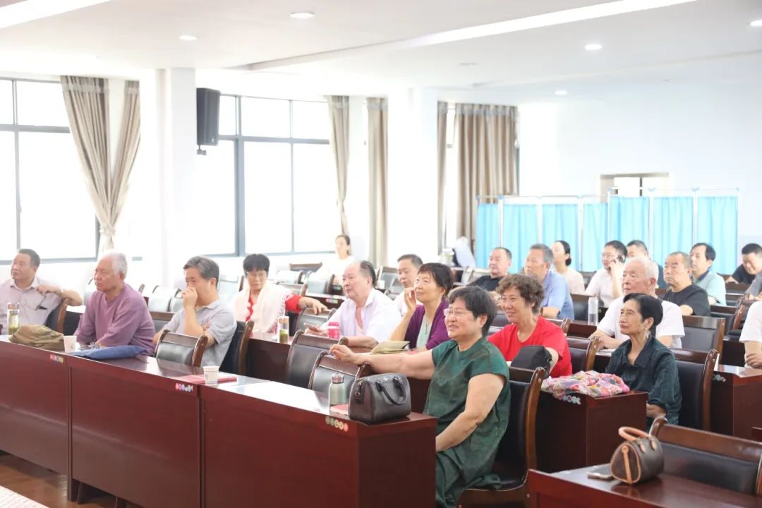 【健康相伴，乐享生活】我院走进老干部局 开展健康宣讲暨义诊活动