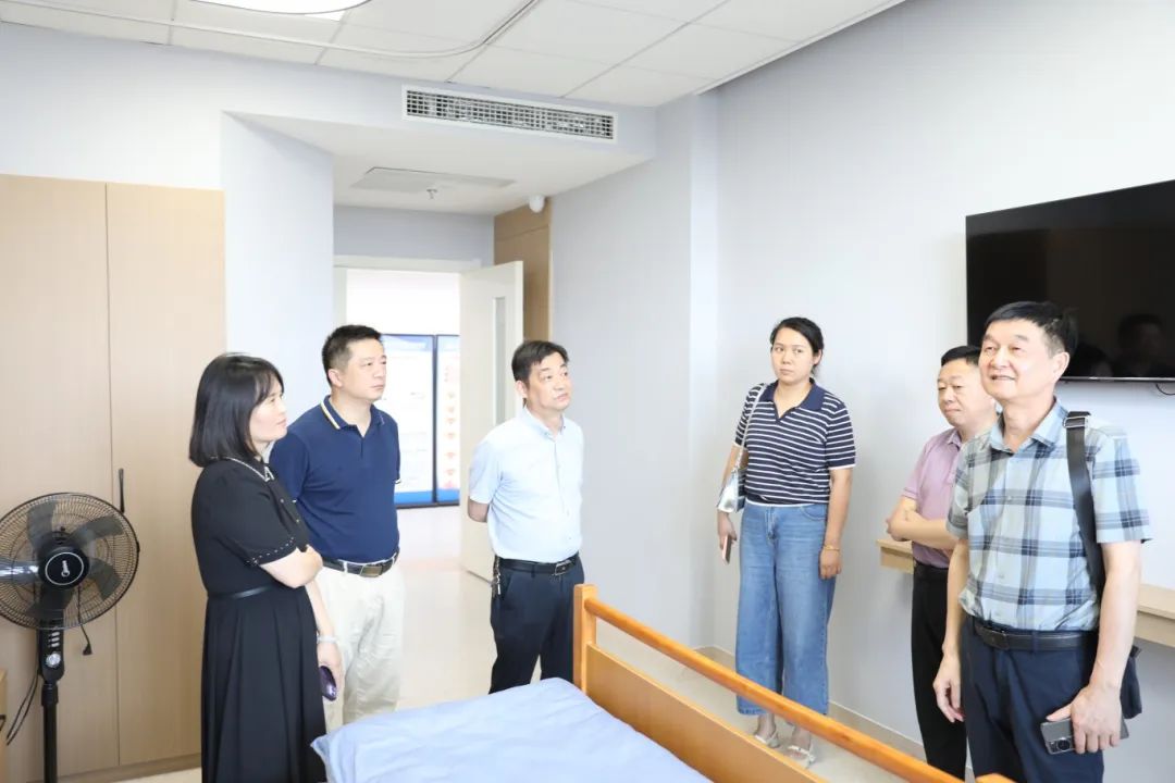 共探医养结合新路径丨赤壁市人民医院参观我院医养中心！