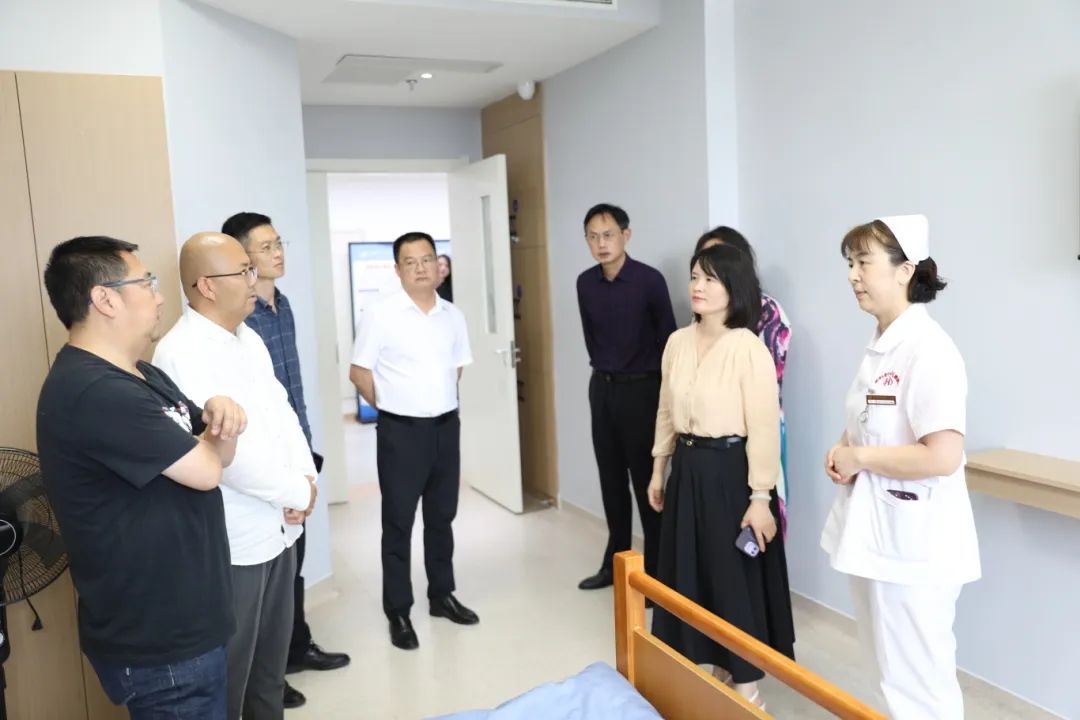 北京云企政通等公司总裁一行莅临我院医养中心、康复科考察