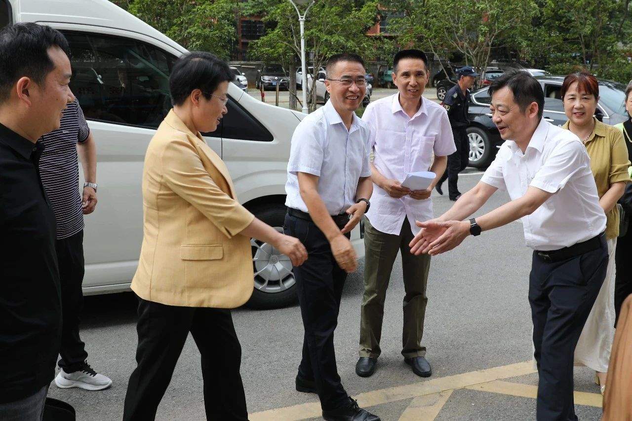 【医养结合试点先行】枣阳市政协领导一行莅临我院调研