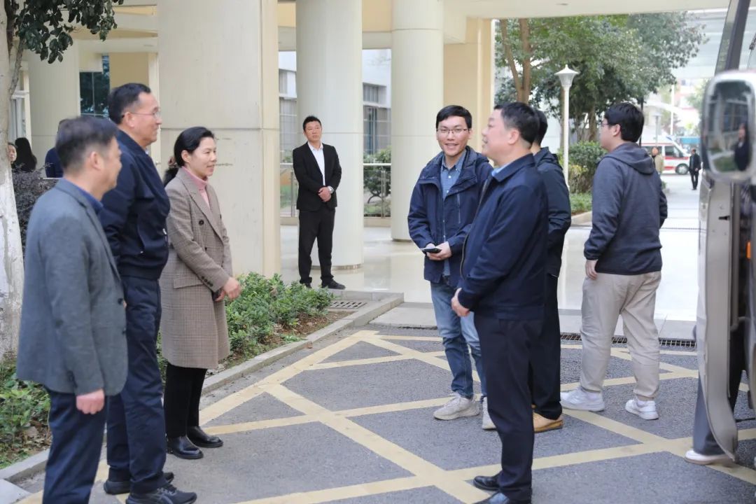 【调研促发展 聚力谋新篇】省“双集中”调研组、县委书记王永、副县长华红一行实地调研我院，并给予充分肯定