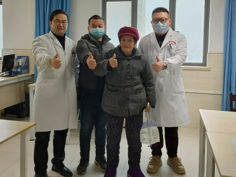 “医者仁心砥砺行，患者点赞寄真情”