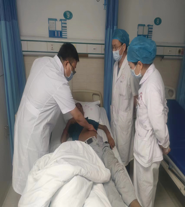 【“嘉”有名医】仁心仁术护健康，攻坚克难战感染 丨 走近感染科马智勇教授