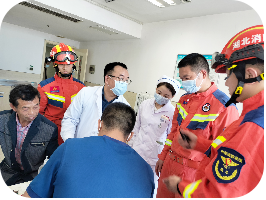 消医联动 解除“钢圈”丨工友戒指卡手指，我院骨一科联合消防员成功救助