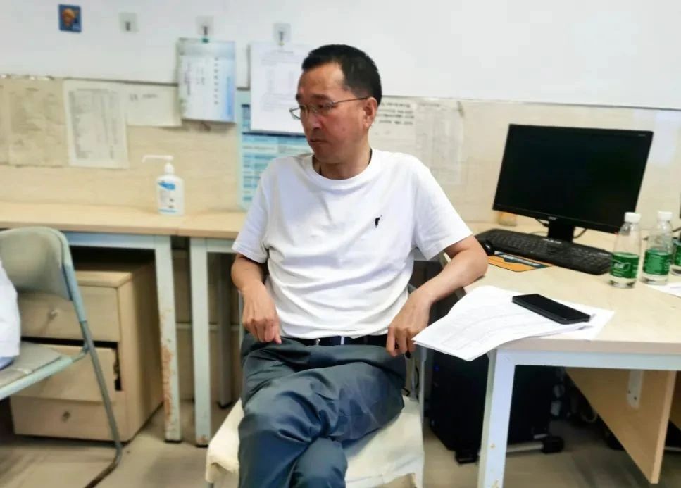 鼓干劲 促提升丨我院领导班子深入感染科开展座谈会