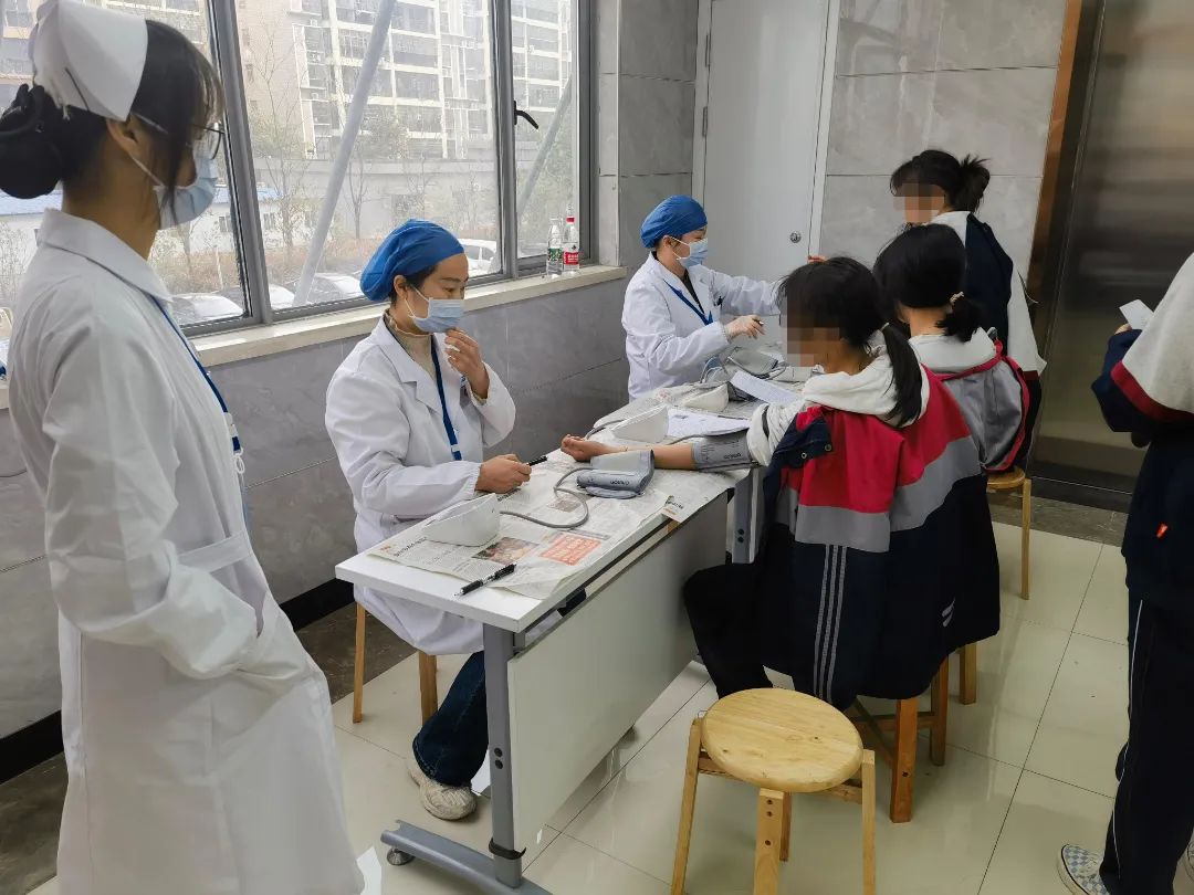 健康护航 助力高考丨我院健康管理中心开展嘉鱼县2023年高考体检工作