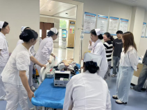 精研急救技能筑牢生命防线——我院护理部成功举办急危重症救治专题培训班